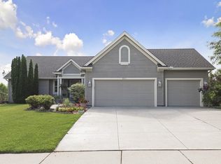 8031 Spruce Trl, Eden Prairie, MN 55347