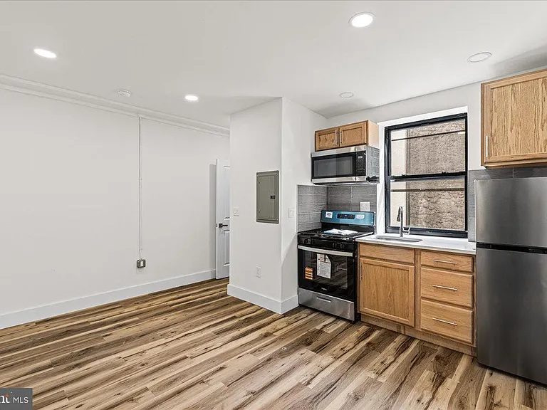 1222 Chancellor St #2 — Photo 2