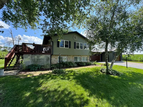 322 W Benton St, Mount Carroll, IL 61053