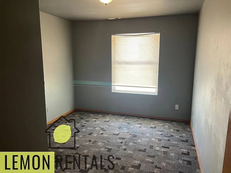 1701 Grant St — Photo 8