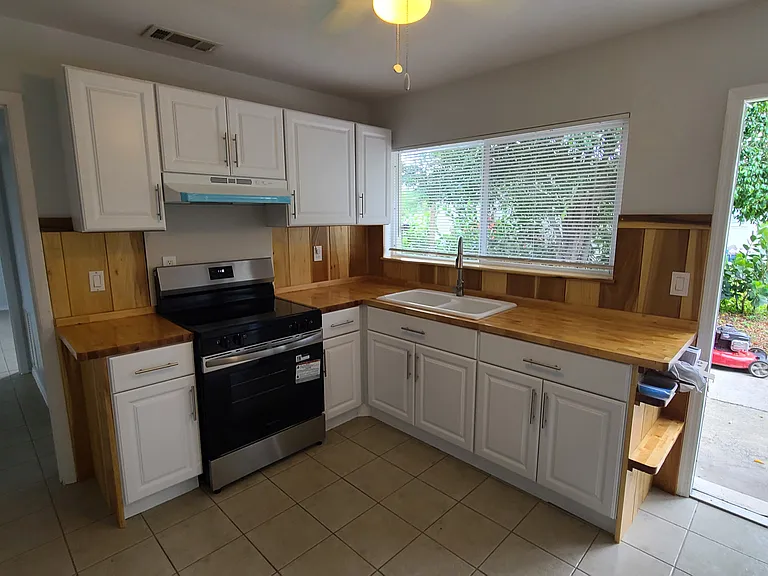 203 Santurce Ave #B — Photo 1