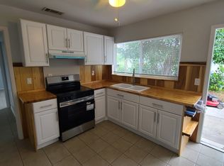 203 Santurce Ave APT B, North Pt, FL 34287