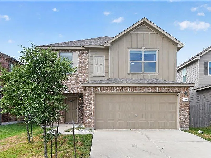 4 bed, 2.5 bath, 2101 sqft, $2,150 — Photo 3