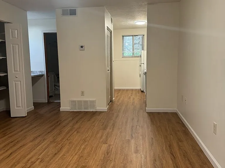2124 Cherokee Pkwy — Photo 3
