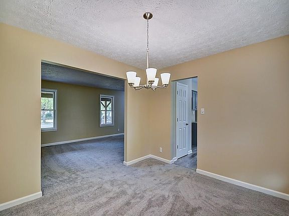 4th image of 609 Front Royal Dr