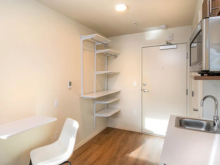Plaza Apartments — Photo 30
