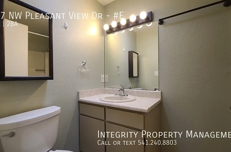 347 NW Pleasant View Dr #E — Photo 10