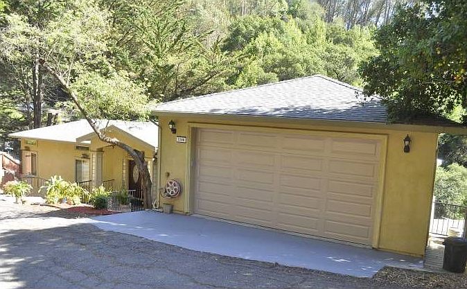 Front perspective vie