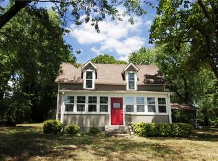 1380 E Main St, Gentry, AR 72734