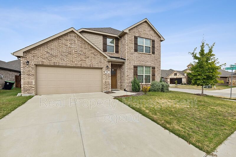 1st image of 1833 Meadow Trail Ln