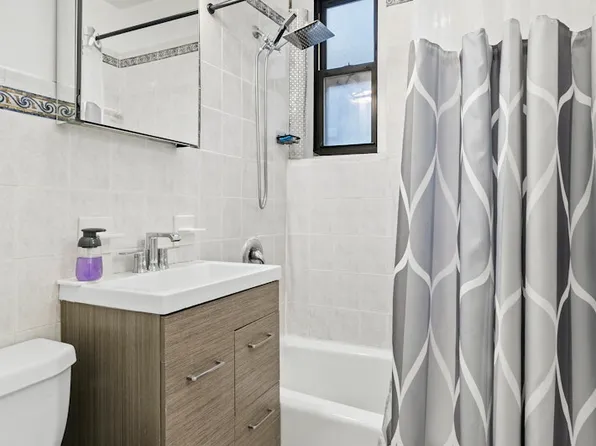 345 East 77th Street 3F image 4 of 5