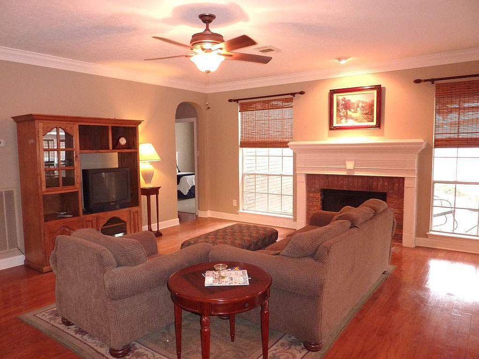 2nd image of 9207 Brahms Ln