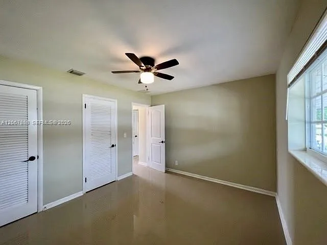 949 W Kalmia Dr #B1-B4 — Photo 8