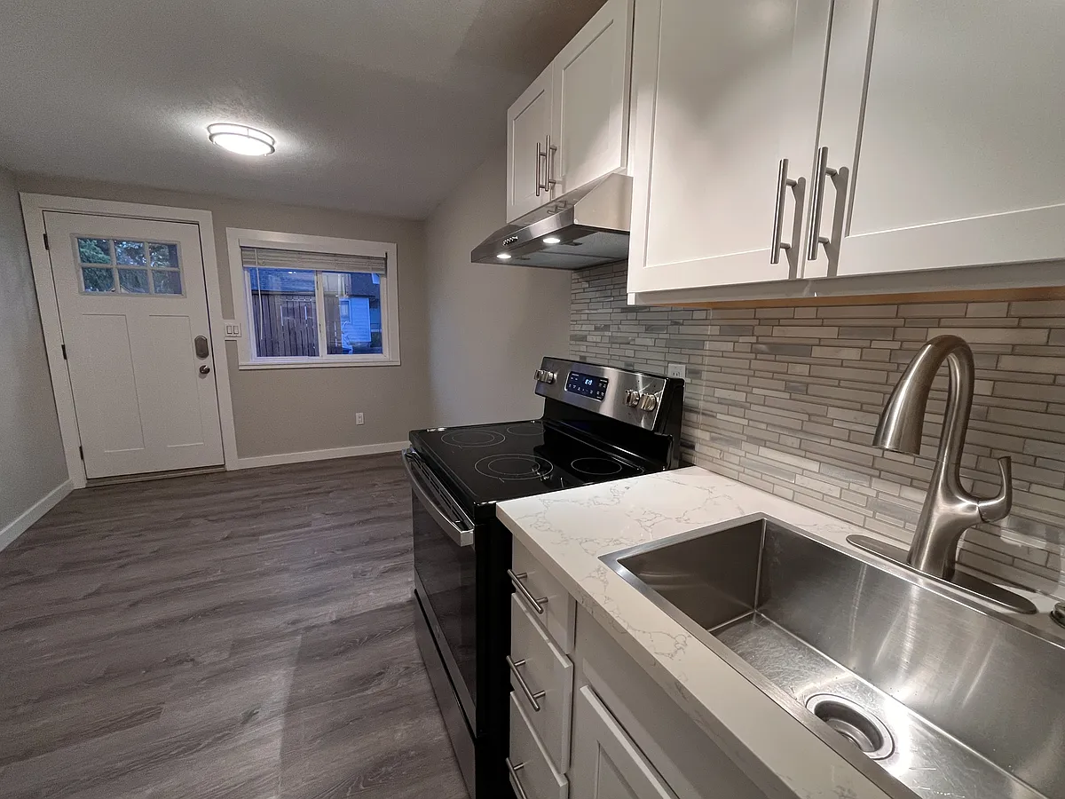 Building Photo - 5009 NE Hazel Dell Ave #7