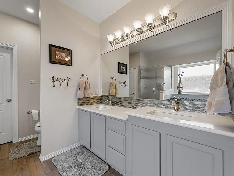 1905 Francis Ct — Photo 18