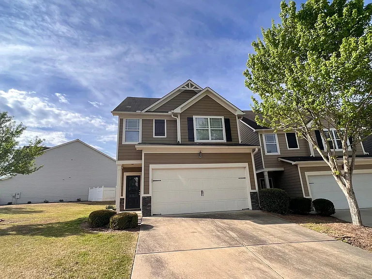 139 Northfield Cir — Photo 2