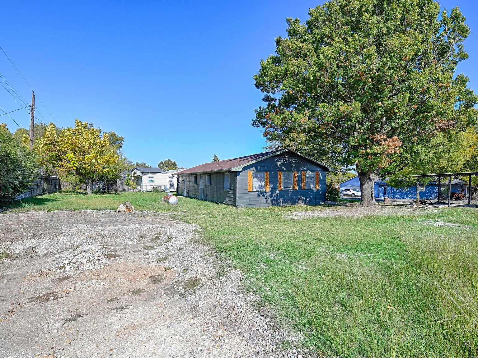 4 bed, 1188 sqft, $2,350 — Photo 2