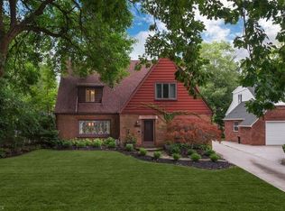 21580 Lake Rd, Rocky River, OH 44116
