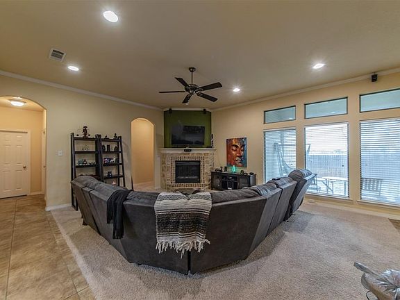3rd image of 322 Spyglass Dr
