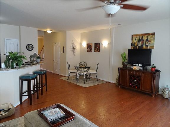 3rd image of 214 Monticello Ct