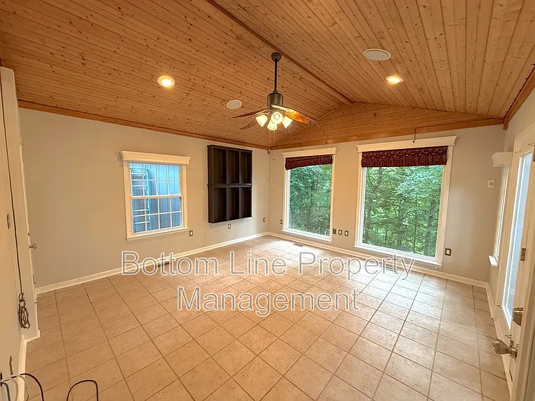 317 Treeline Dr — Photo 8