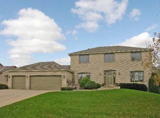 11475 42nd Ave N, Plymouth, MN 55441