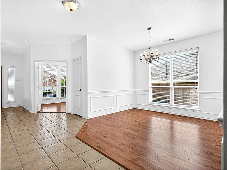 4841 Jodi Dr — Photo 13