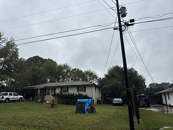 2nd image of 736 Steven St