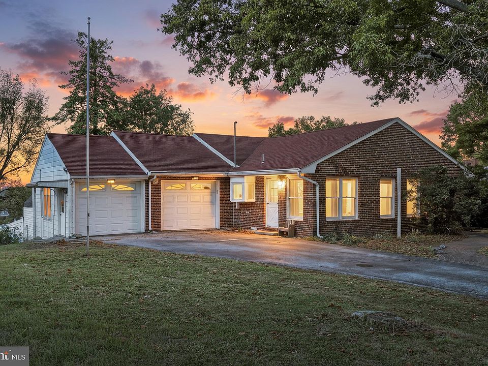1st image of 2960 Starfire Dr