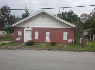 808 Union Ave, Crescent City, FL 32112