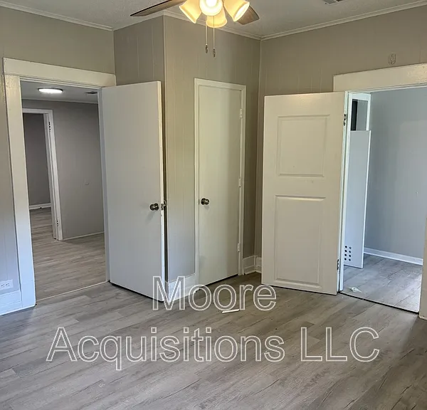 1108 W Center St — Photo 5