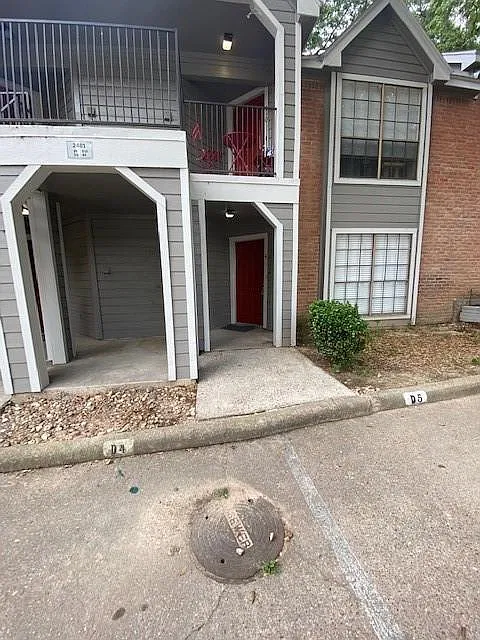 2402 Sycamore Ave #D4