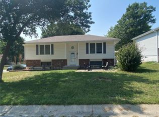 1420 N Blue Mills Rd, Independence, MO 64056