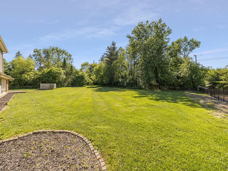 6096 Darramoor Rd — Photo 46