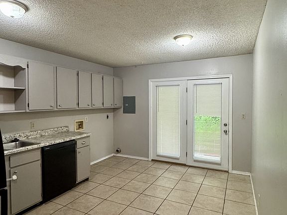 4th image of 220 Brooke Lynn Dr