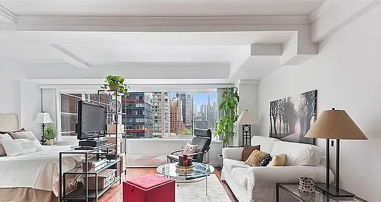 Rented by R New York | media 1