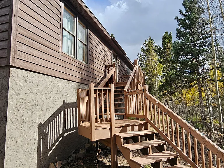 358 Peterson Dr — Photo 4