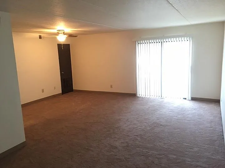 Maiden Square Apartments — Photo 31