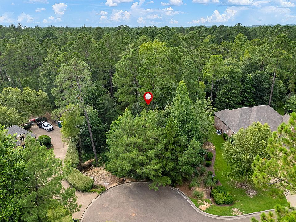 1st image of 11 Montclaire Ct