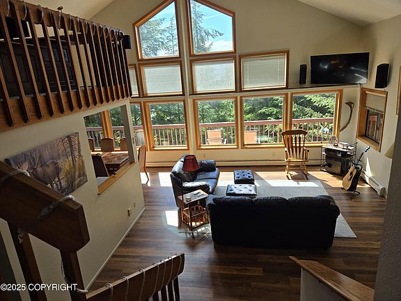 2nd image of 19 Juneberry Rd