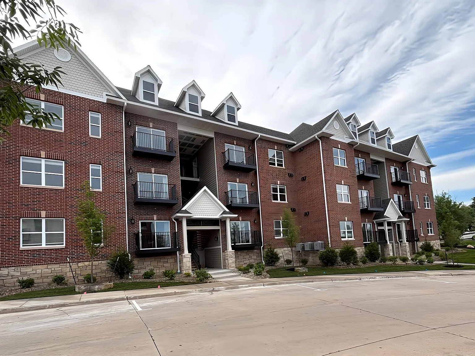 1 bed, 1.0 bath, 600 sqft, $1,399 — Photo 1