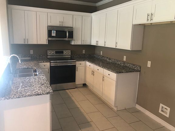 3rd image of 2926 Victorian Forest Dr