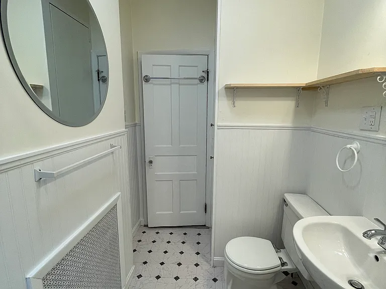 520 Washington St — Photo 17