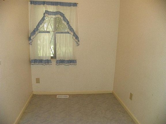 4th image of 9427 Haddington Ct