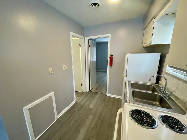 595 Brown St #2 — Photo 14
