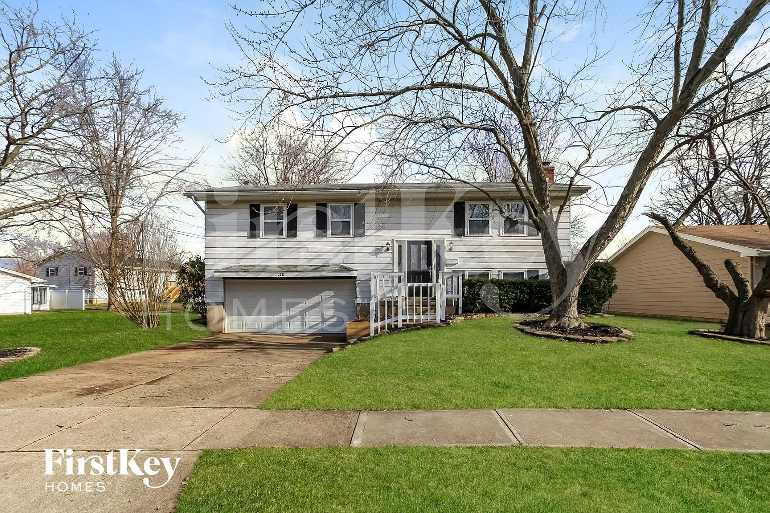 928 Cambridge Dr photo 1