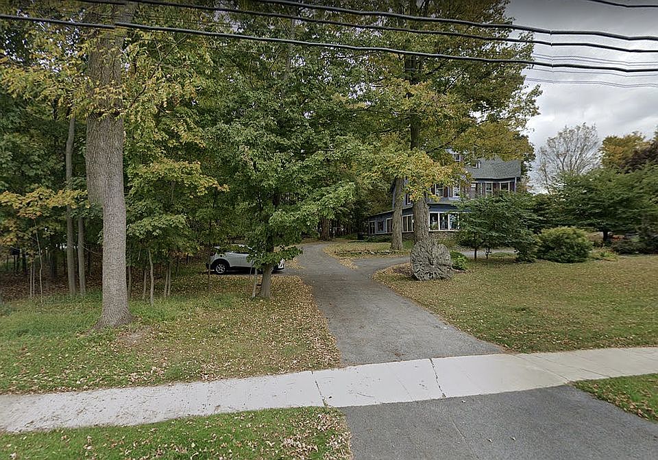 2nd image of 177 Union St