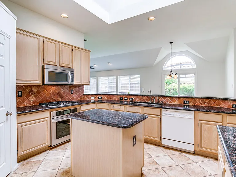 104 Dorsett Dr — Photo 14
