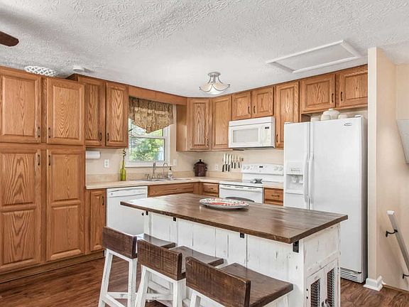 5th image of 2667 Sawmill Meadows Ave