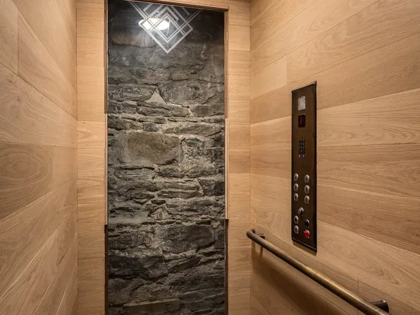 80 Washington Place image 8 of 26